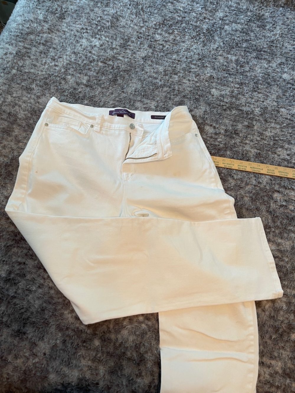 Gloria Vanderbilt Women's Cream Straight-Leg Jeans